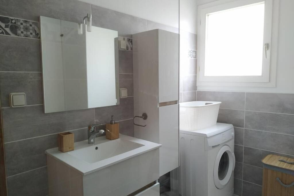 Appartement T3 Spacieux Avec Vue Sur L'Etang De Thau Au 1Er Etage D'Une Villa - Entree Independante Sete Luaran gambar